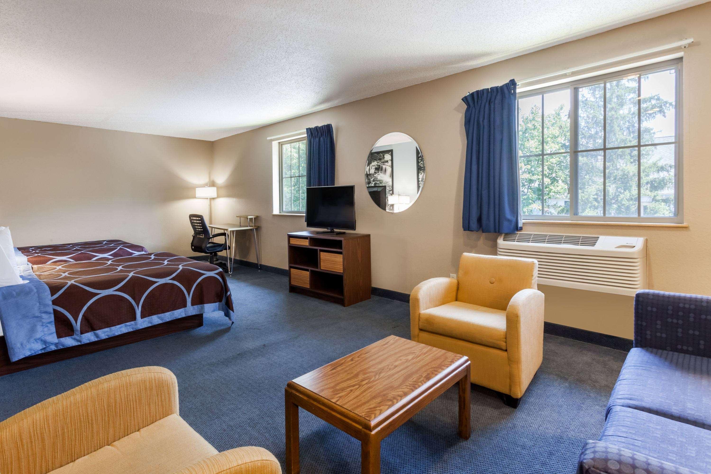 Super 8 By Wyndham East Stroudsburg - Poconos Hotel Exterior foto