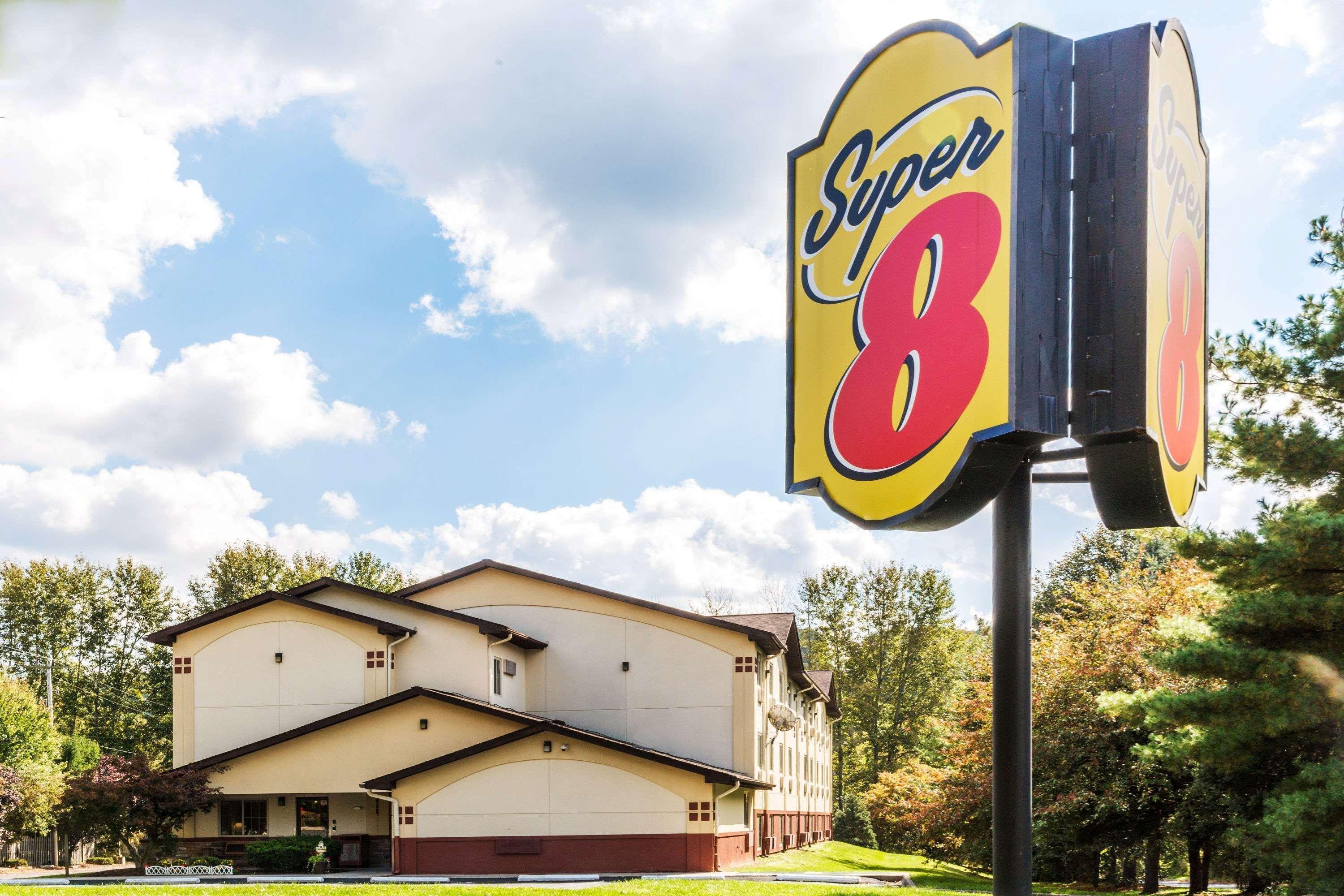 Super 8 By Wyndham East Stroudsburg - Poconos Hotel Exterior foto