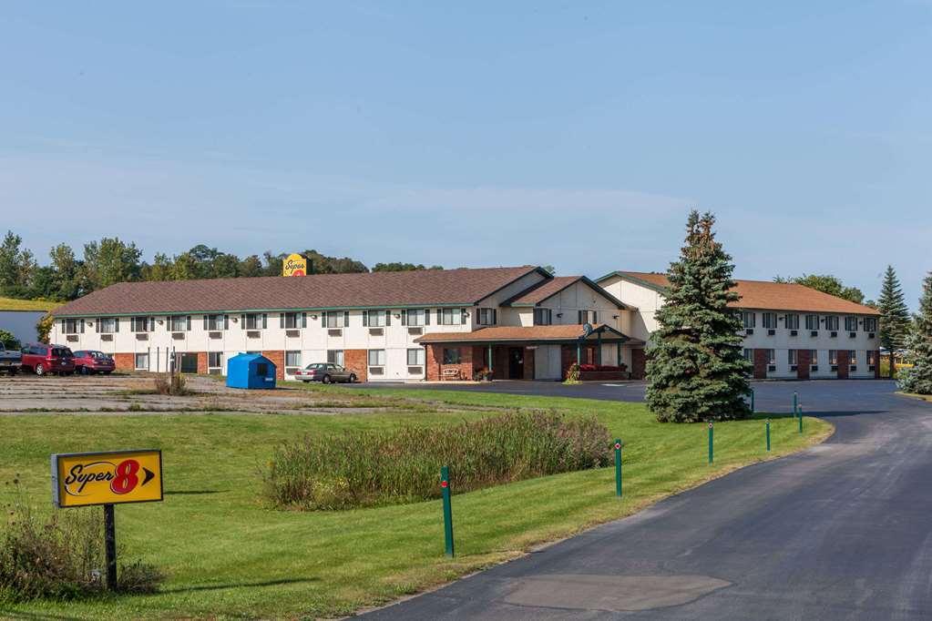 Super 8 By Wyndham East Stroudsburg - Poconos Hotel Exterior foto