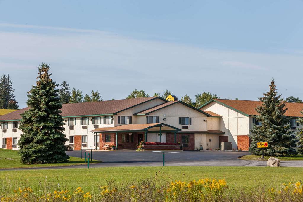 Super 8 By Wyndham East Stroudsburg - Poconos Hotel Exterior foto
