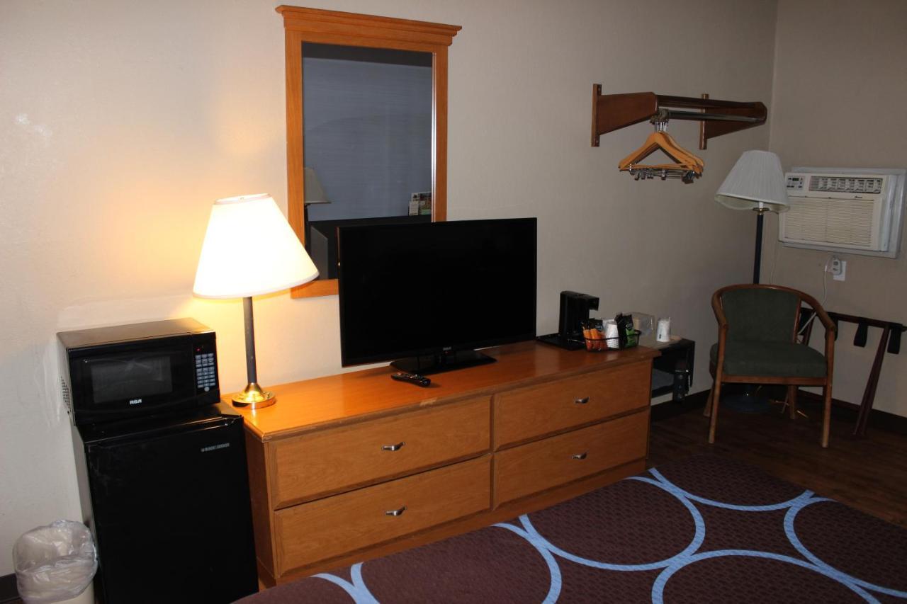 Super 8 By Wyndham East Stroudsburg - Poconos Hotel Exterior foto