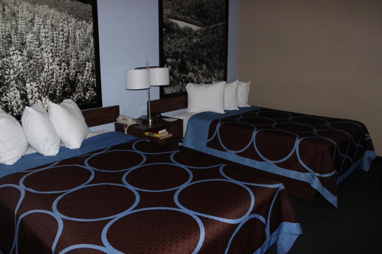 Super 8 By Wyndham East Stroudsburg - Poconos Hotel Exterior foto