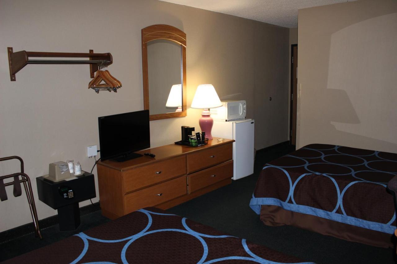 Super 8 By Wyndham East Stroudsburg - Poconos Hotel Exterior foto