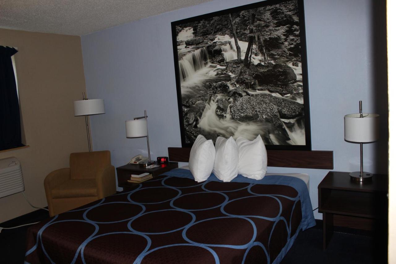Super 8 By Wyndham East Stroudsburg - Poconos Hotel Exterior foto